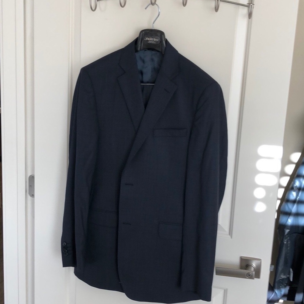 Saks Fifth Avenue / Zegna men’s slim fit suit 42L